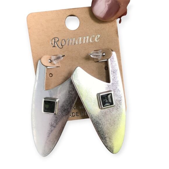 NEW Romance Matte Silver Tone oblong mod chevron-style semi-hoop earrings - Picture 2 of 15